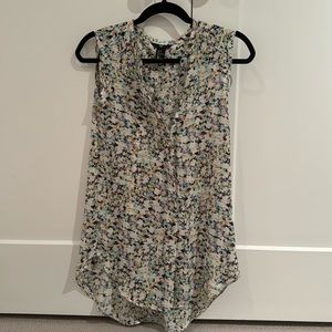 Multicolor US size 4 sleeveless blouse